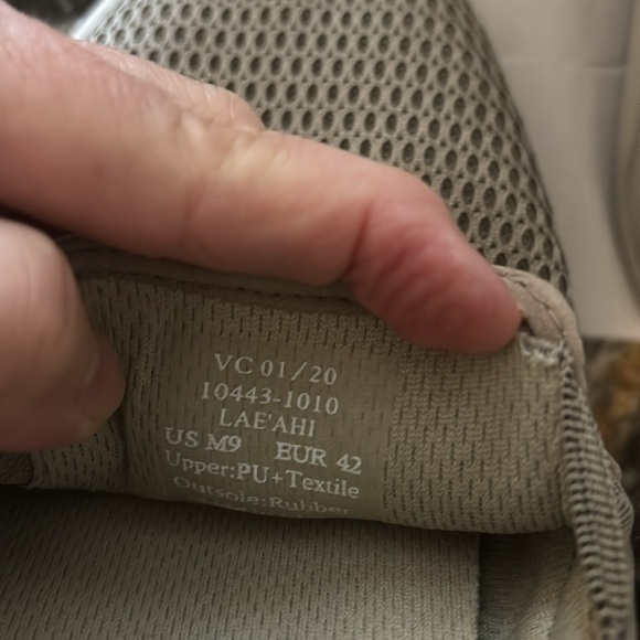 OluKai Slip-On (style: Lae'ahi) Great Condition!! - Picture 7 of 7